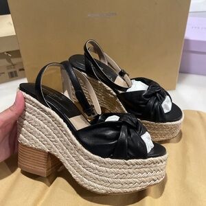 Michael kors heel new in box